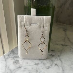 Elegant Gold Twisted Earrings